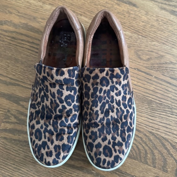 Born Leather Leopard Print Slip On Loafers Sneakers Women’s size 8 - Picture 4 of 12